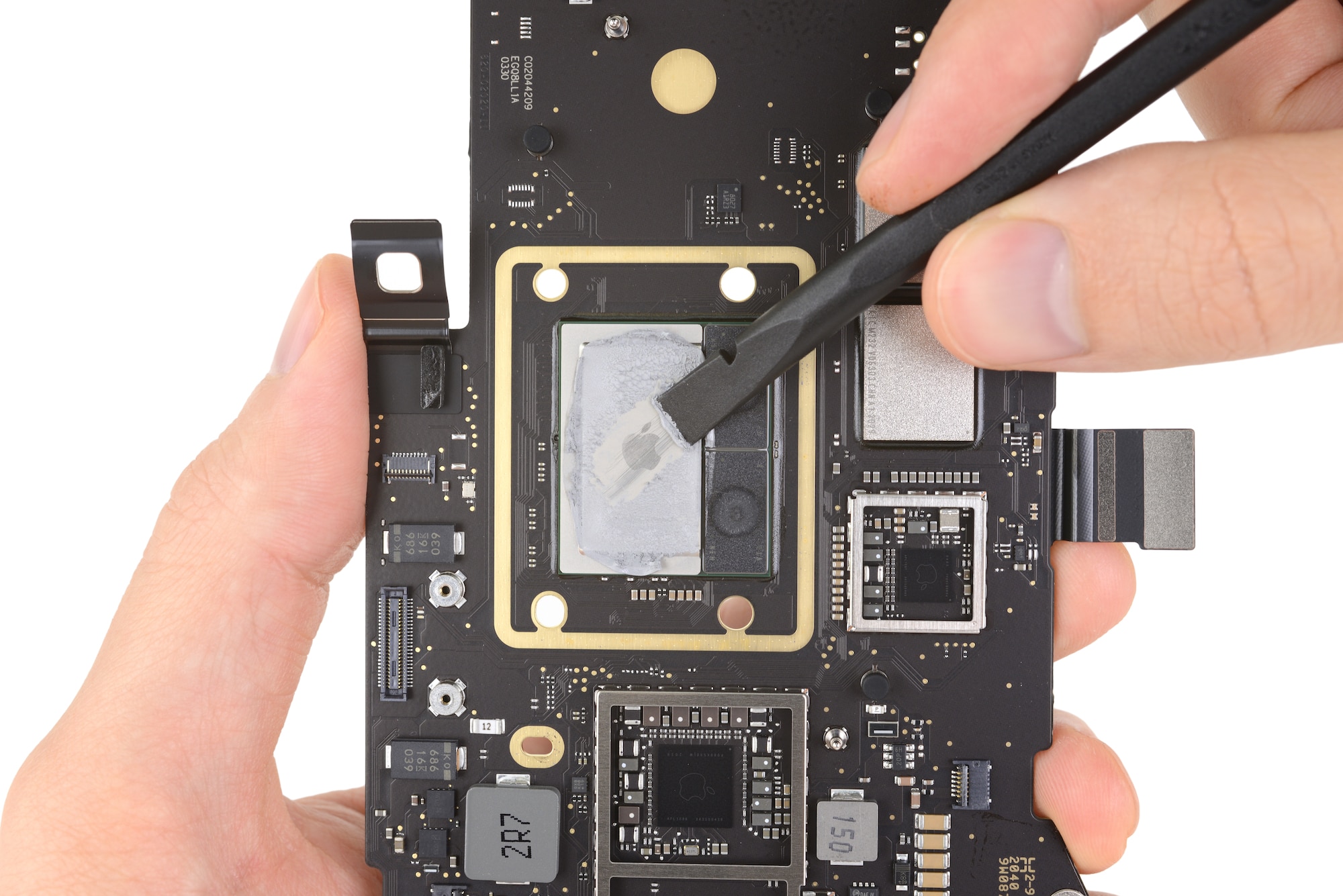 M Macbook Air And Macbook Pro Teardown Gives A Clear Look At The New