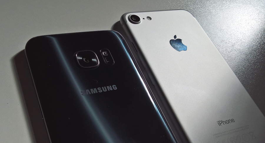 Galaxy S7 and iPhone 7