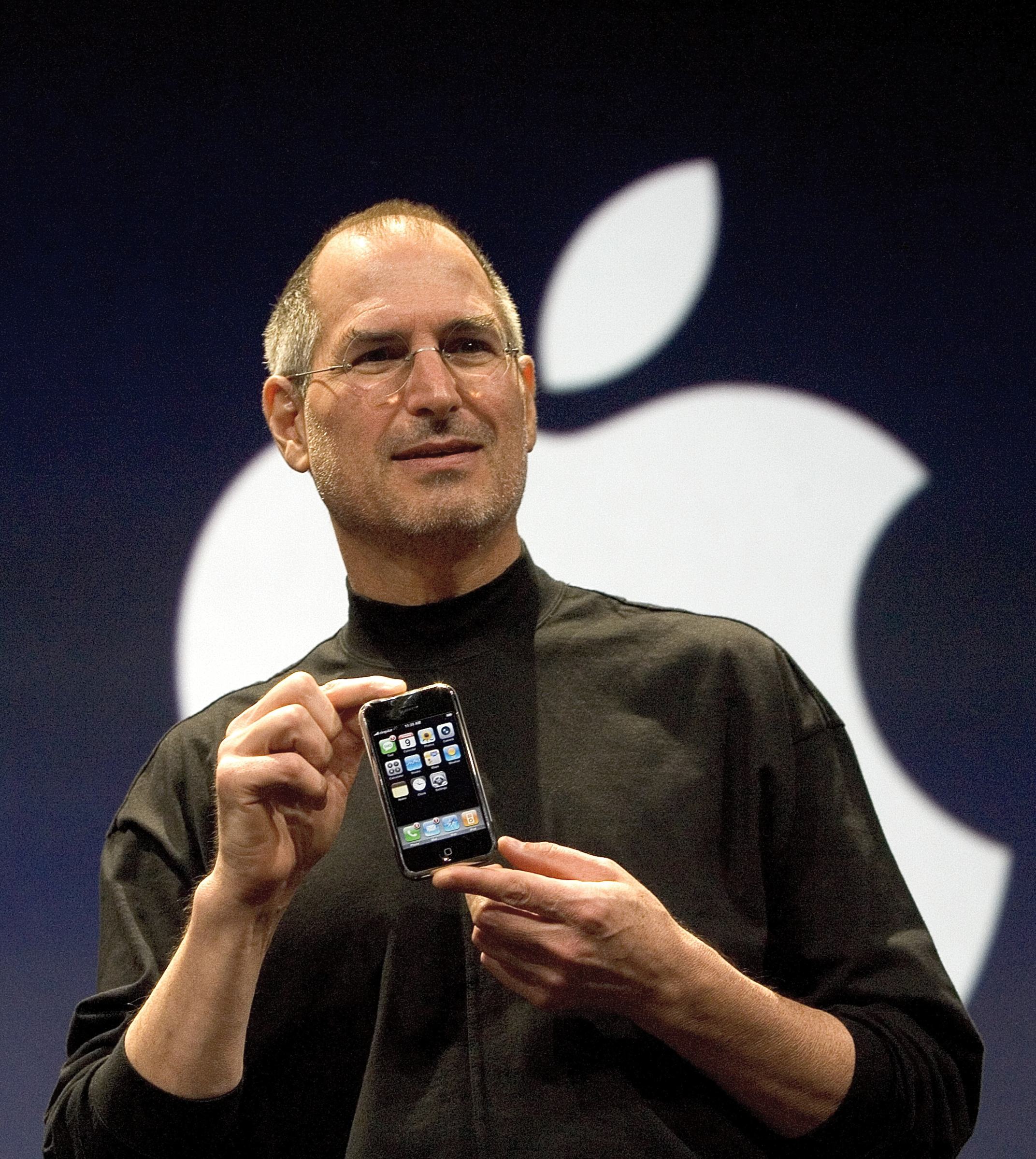 Steve Jobs introduces original iPhone