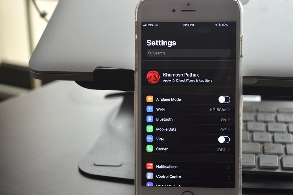 iOS 11 Secret Dark Mode Smart Invert Feature 2