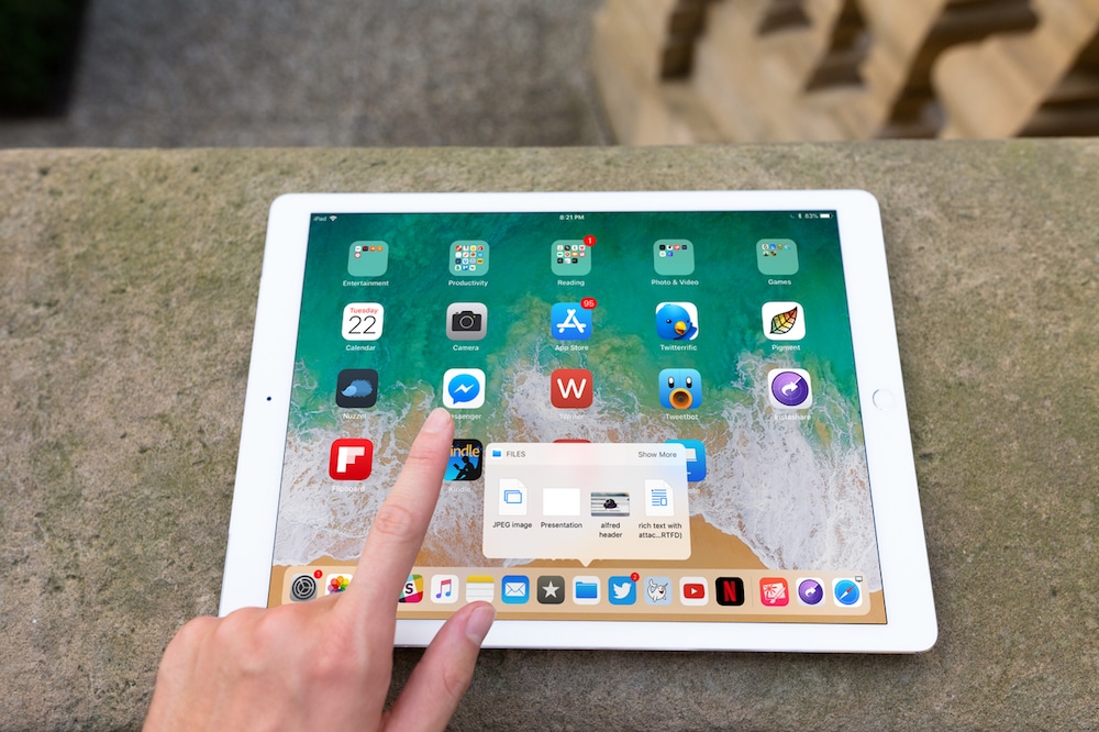 iOS 11 iPad Dock Featured