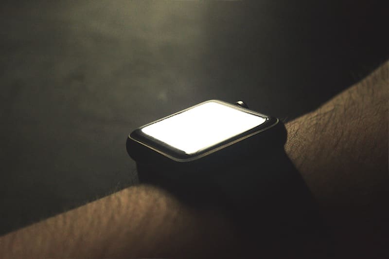 watchOS 4 Apple Watch Flashlight featured 2