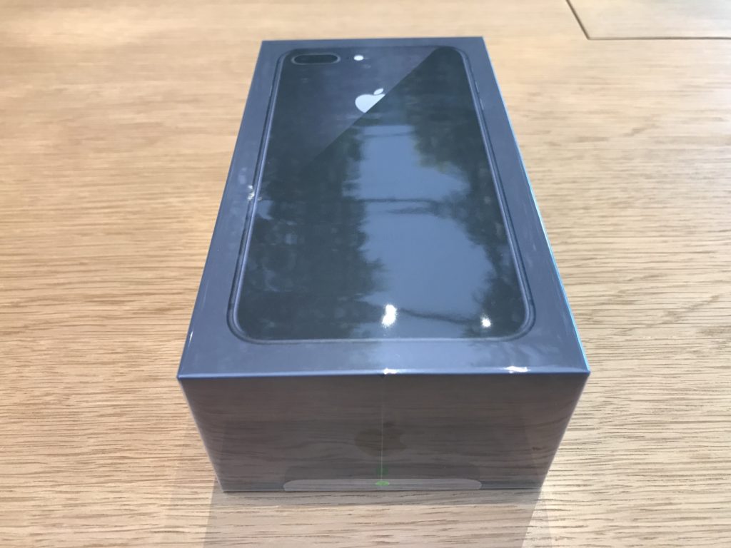 Space Gray iPhone 8 Plus Unboxing Photos