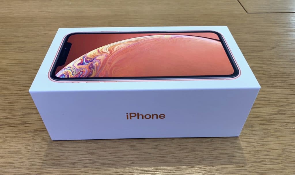 iPhone XR Unboxing Photo