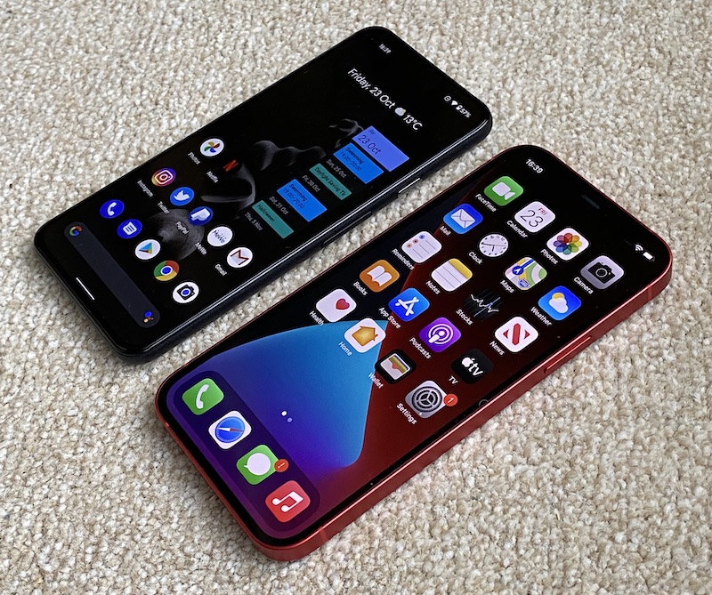 Айфон 12 пиксель. Iphone 12 Mini vs Pixel 5. Pixel 5a vs iphone 12. Google Pixel 12. Iphone и Google Pixel.