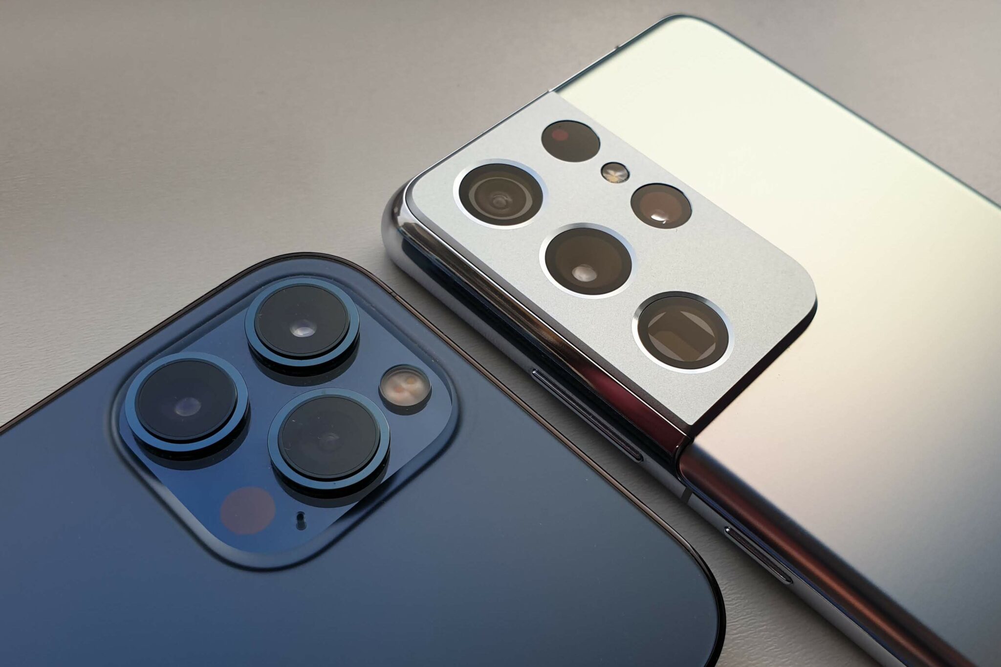 iPhone 12 Pro Max and S21 Ultra cams