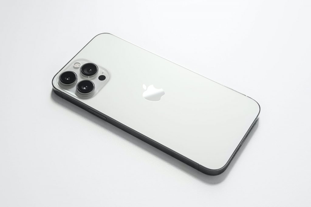 iPhone 14 Pro Max's camera housing system